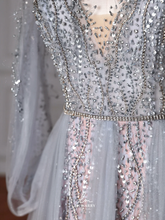 Vestido de fiesta elegante de tul azul con escote en V, lentejuelas y cuentas, corte A, sin espalda, Y8644